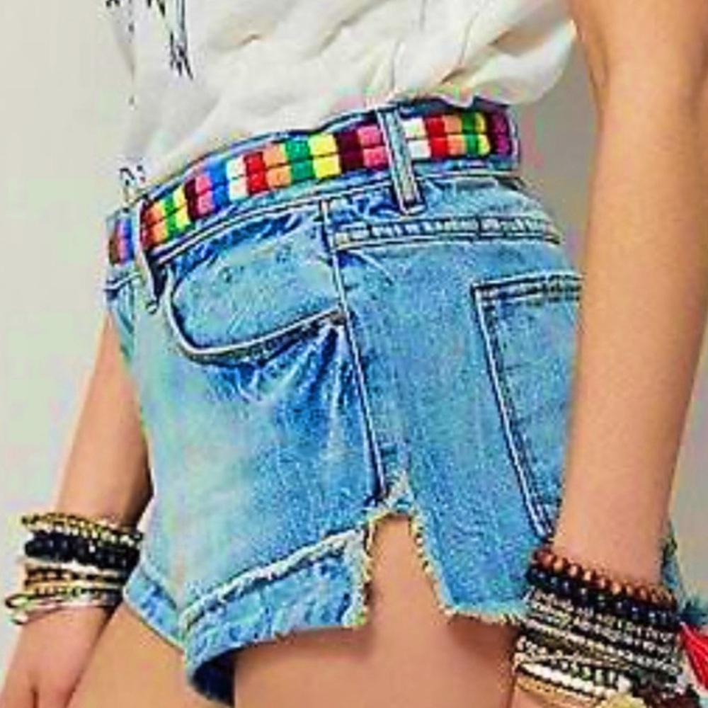 FREE PEOPLE ELLIOT DENIM JEAN SHORTS 27 EMBROIDERED WAISTBAND